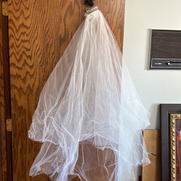 DAVID'S BRIDAL COLLECTION
STYLE# V3398 - Picture 12 of 13